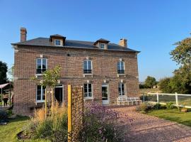 La Maison des Jonquerets, hotel u gradu 'Jonquerets-de-Livet'