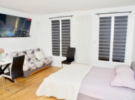 STUDIO JASMIN, hotel near Ranelagh Metro Station, Paris