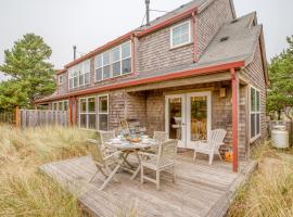 Summerhouse Cottage, rantatalo kohteessa Pacific City