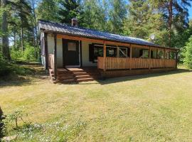 Well-equipped Beachside Cottage, nyaraló Mönsteråsban