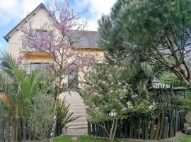 Guest House dans jardin exotique proche d'une voie verte