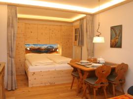 Apartment Chesa Alvetern 5 by Interhome, hotel in Sils Maria
