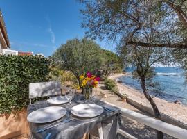 Apartment Marine di Manichinu - SOZ404-5 by Interhome – dom przy plaży w mieście Cala dʼOro