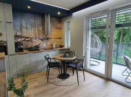 Apartament na turystycznej, hotel com piscina em Ostr&oacute;da