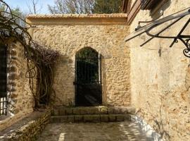 Studio duplex avec spa et cour privée