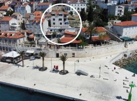 Gordana Apartments: Hvar şehrinde bir otel