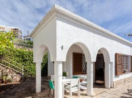 Casa Morisca vistas al mar: Tossa de Mar'da bir otel