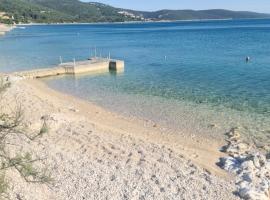 Apartments Pinezić, hotel i Martinšćica