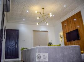 Stunning 1-Bed Apartment in Lekki Phase 1, vacation rental in Lagos