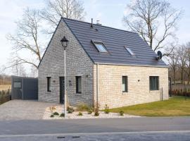 Ferienhaus Seeblick am Harkebrügger See mit Sauna und Kamin: Barßel şehrinde bir villa