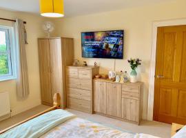 Sean and Janes - Clare Court, hotel in Ballycastle