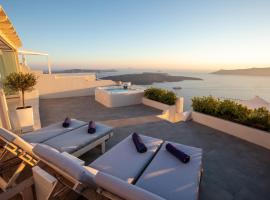 Sunset View Villa Santorini - with Outdoor Jacuzzi, hotelli kohteessa Firostefani