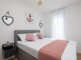 Apartment Alegria in Okrug with heated Pool, Sea view, Jacuzzi, Wifi
