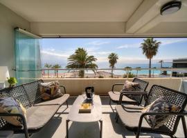 Cannes Luxury Rental - Stunning sea front apartment, prabangusis viešbutis mieste Vilnevas-Lubė