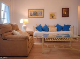 2 bedrooms appartement with wifi at Penaflor、Peñaflorのホテル