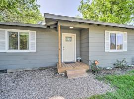 San Marcos Cottage with Large Private Backyard!, vacation rental in San Marcos