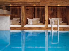 ADLER HÄUSERN Gourmet & Spa Hotel, hotel v destinaci Häusern
