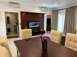 Fairway 2 Bedroom Luxury Apartment with Gym and Pool、バタラムラのホテル