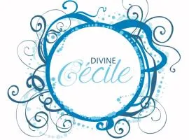 Welcome Traveller DIVINE CÉCILE