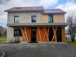 Gite étape la Belle étoile de Flayat, casa en Flayat