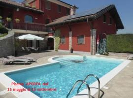 VILLA LAURA Rooms & Pool, hotel en Fossano