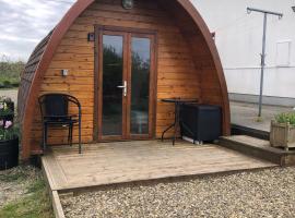 The Rainbow POD, hotel in Miltown Malbay