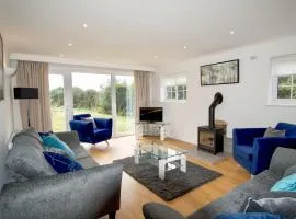 Spacious 5 bed in the countryside, close to Frinton-On-Sea