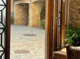 L' Alzina, hotel en Falset