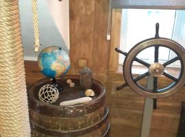 Yacht Club, hotel ramah hewan peliharaan di Liepaja