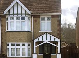 Residential 3 bed house Harnham, casa de temporada em Salisbury