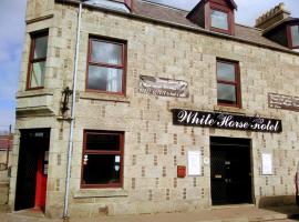 White Horse Hotel: Strichen şehrinde bir otel