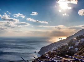 Domus Teresia - Amalfi Coast, Ferienwohnung in Furore