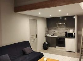 Appartement entièrement refait à neuf à 150 m de la plage，納博訥濱海的度假村