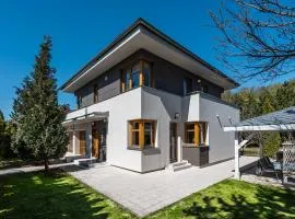 Serenity Prague Villa with garden jacuzzi