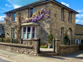 School House, accommodation in Kendal