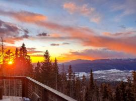 Hot Tub & Mtn Views! Luxury Angel Fire Getaway, Hotel in Angel Fire