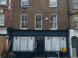 Central London flat. Georgian Terrace. Bright.