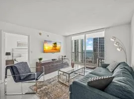 Luxurious Condo with PARKING in Brickell Miami