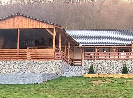 Casa Claudiu, cottage in Eşelniţa