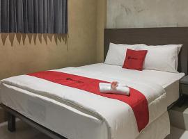 RedDoorz near Wisata Paribendo Lawang, hotell i Lawang