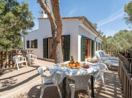 Es Jaç, hotel in Cala Llombards