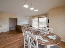 Kaniówka, Sun & Snow