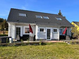 Ferienhäuser Insel Usedom Haus Mila 6 - Blick aufs Achterwasser! Whirlpool und Sauna, hotel sa Lütow