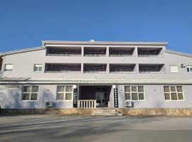 Hotel Otok Grude, hotel di Grude