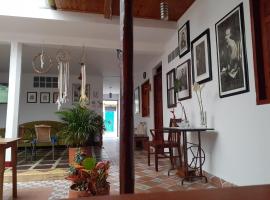 Hostal La Comedia, hotelli kohteessa Jardin