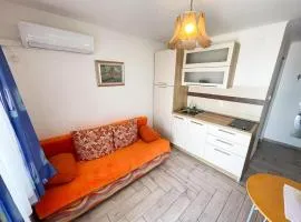 Charming apartment in Jadranovo with sea view - 35 m²