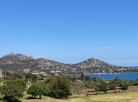 T2 Le Hameau Cap Esterel, hotel em Drammont