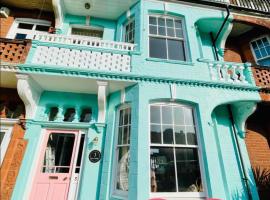 Sea View, Beach Road, Cromer, hotel in Cromer