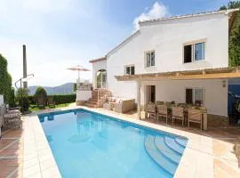 Villa in Oliva near Platja d'Oliva Beach