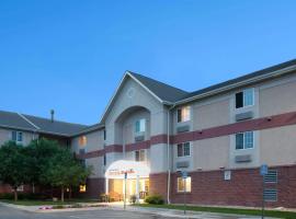 Sonesta Simply Suites Denver West Federal Center, hotel near Dinosaur Ridge, Lakewood